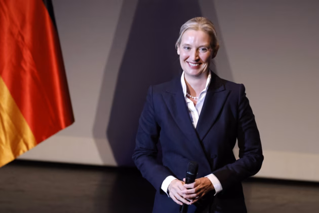 Alice Weidel spricht bei einer Veranstaltung der ESN-Fraktion